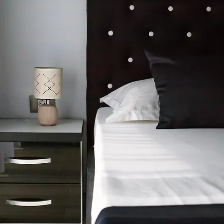 Apartament Alezzi Black&white 2 Апартаменты