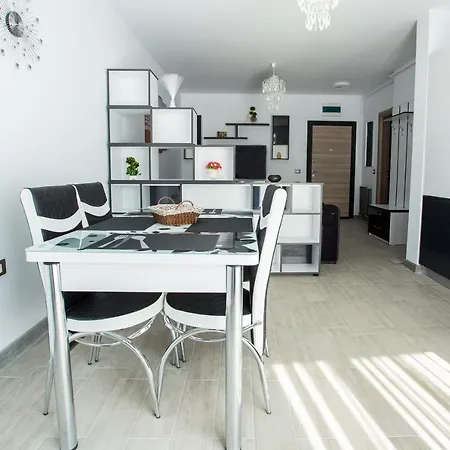 Appartement Apartament Alezzi Black&white 2 *